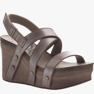 OTBT WM’S SZ- 8.5 Metal Brown Criss-Cross Leather Strap Comfort Wedge Sandals